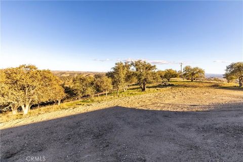 Tiny photo for 4265 Nickel Creek Road, San Miguel, CA 93451 (MLS # NS25258988)