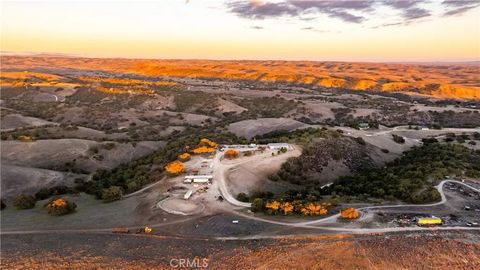 Tiny photo for 4265 Nickel Creek Road, San Miguel, CA 93451 (MLS # NS25258988)