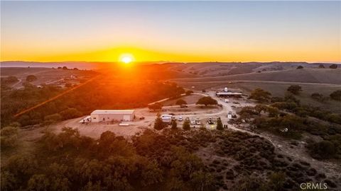 Tiny photo for 4265 Nickel Creek Road, San Miguel, CA 93451 (MLS # NS25258988)