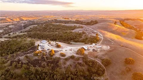 Tiny photo for 4265 Nickel Creek Road, San Miguel, CA 93451 (MLS # NS25258988)