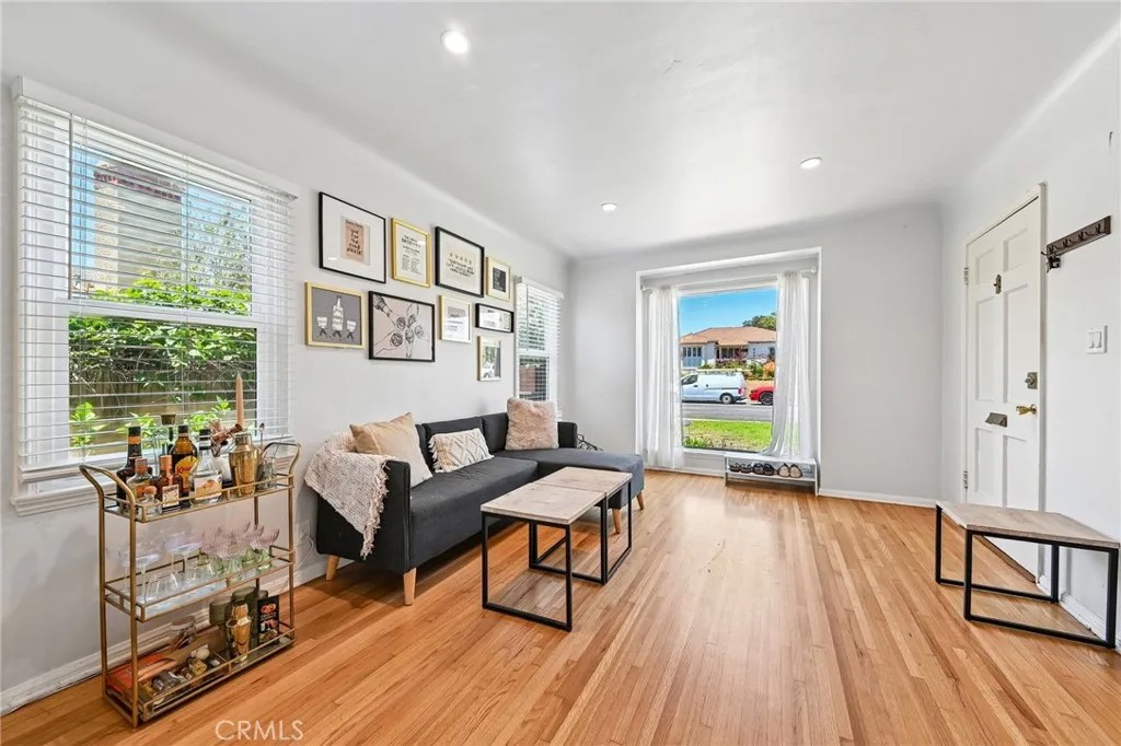 6320 W 85th Street