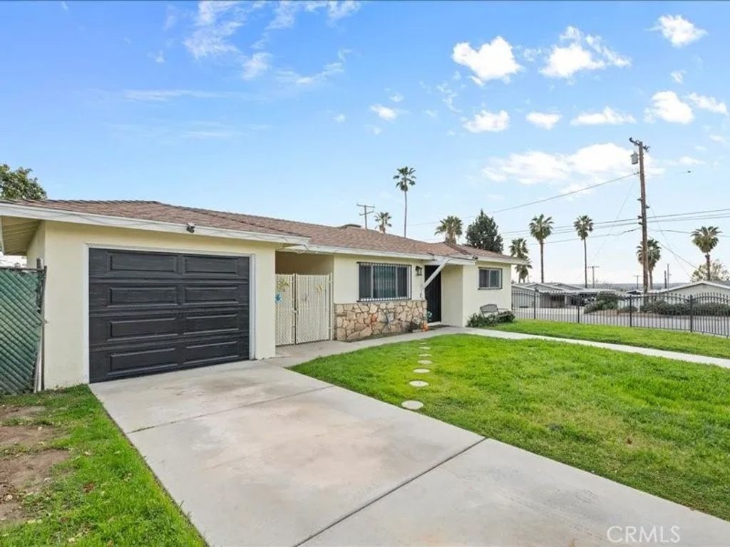 Photo of 27111 Millar St, Highlands, CA 92346 (MLS # IG26024818)