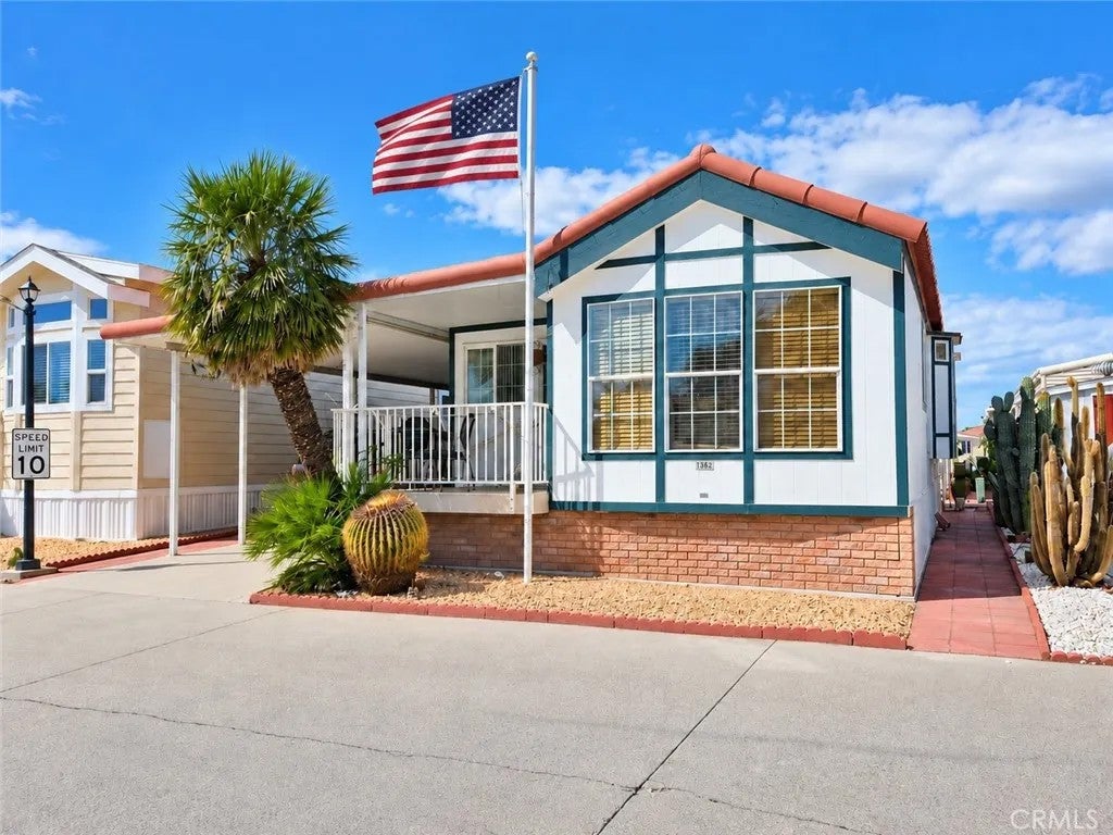 Photo of 1362 Country Club, San Jacinto, CA 92583 (MLS # SW26229585)