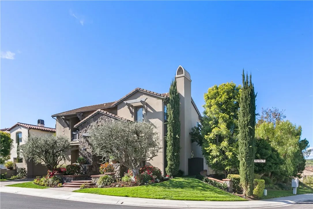 1 Running Brook Drive