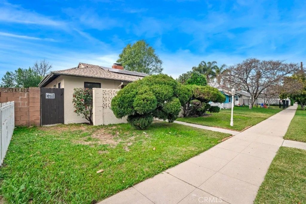 Photo of 8211 Louise Avenue, Northridge, CA 91325 (MLS # SR25280649)