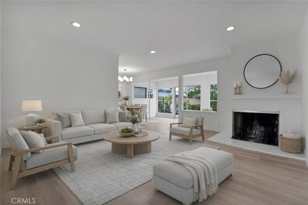 Photo of 8211 Louise Avenue, Northridge, CA 91325 (MLS # SR25280649)