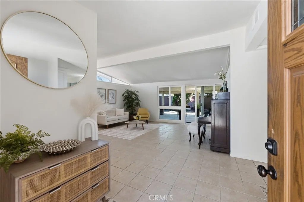 1049 E Walnut Creek Parkway