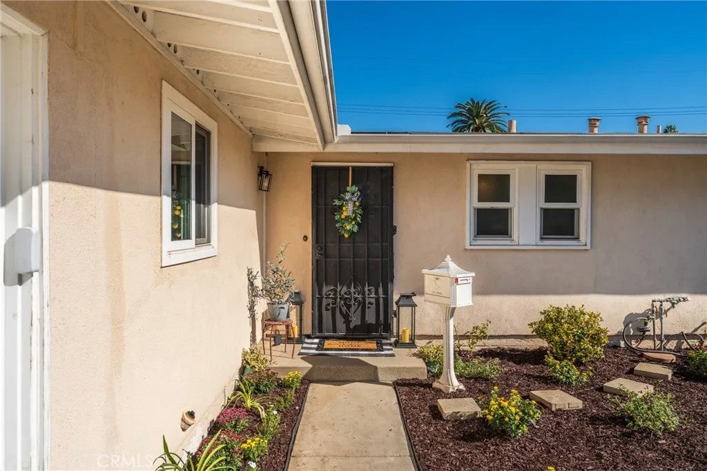 1049 E Walnut Creek Parkway