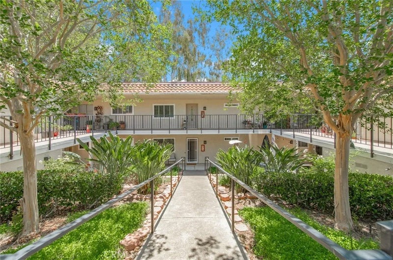 5529 Via La Mesa A