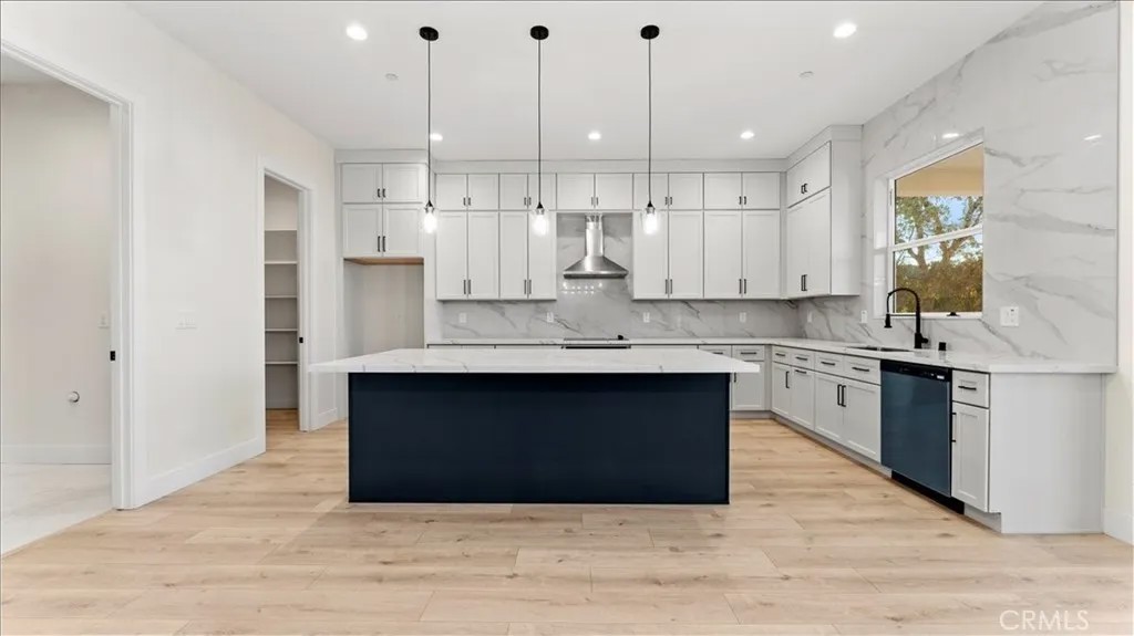 1 Moonbeam Court
