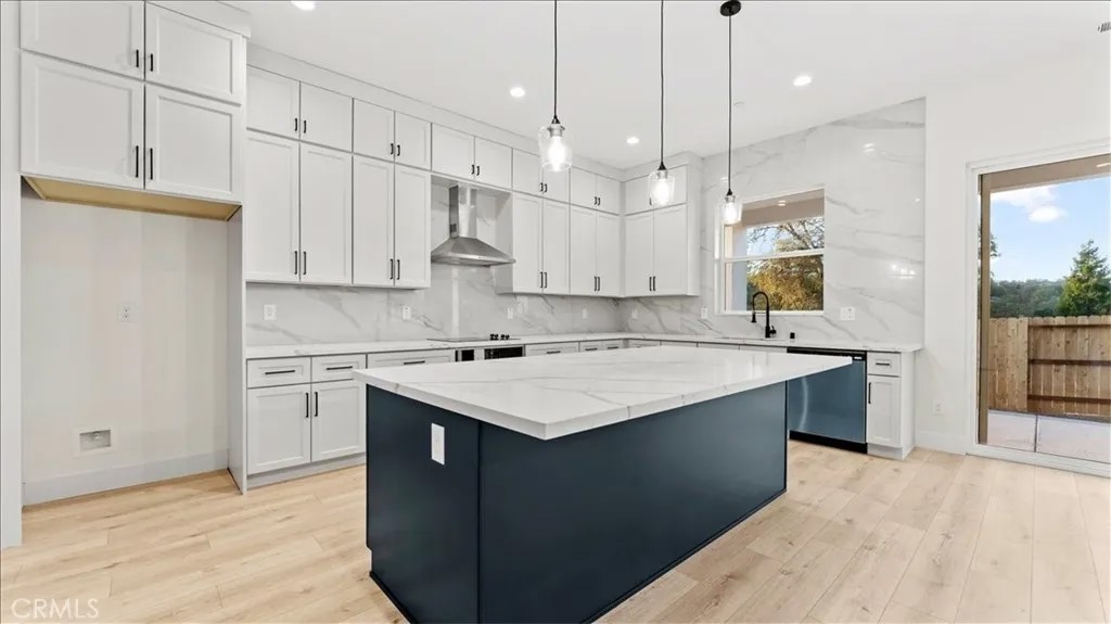 1 Moonbeam Court