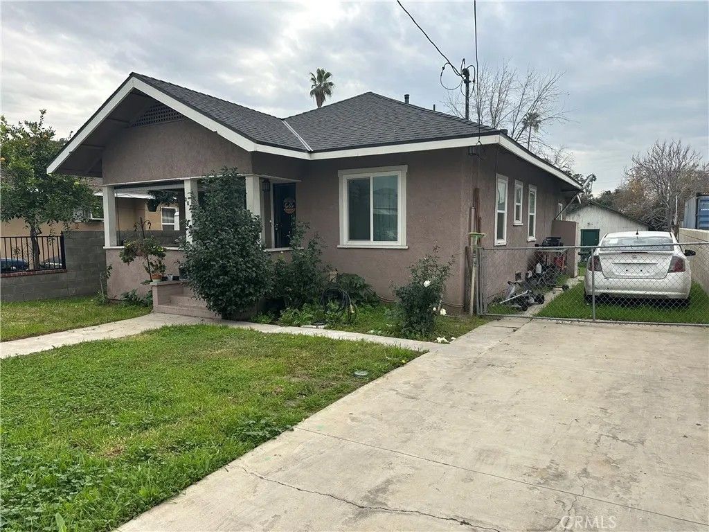 Photo of 363 W Olive St, San Bernardino, CA 92410 (MLS # IG26018259)