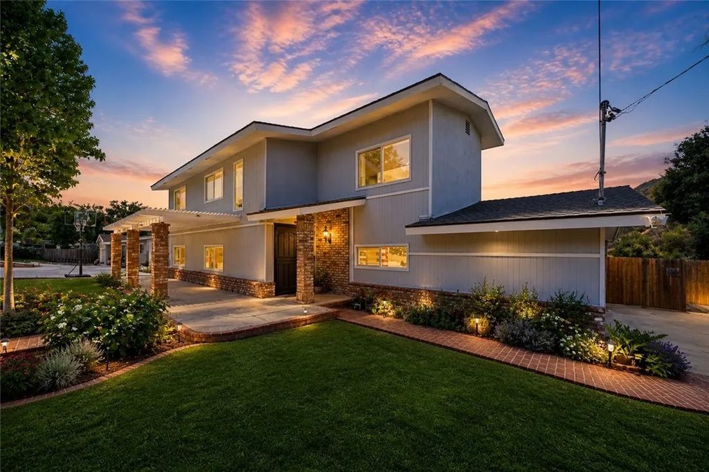 Photo of 3632 Foxley Dr, Escondido, CA 92027 (MLS # PT26096571)