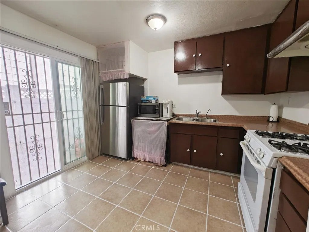 12836 12th Street 27