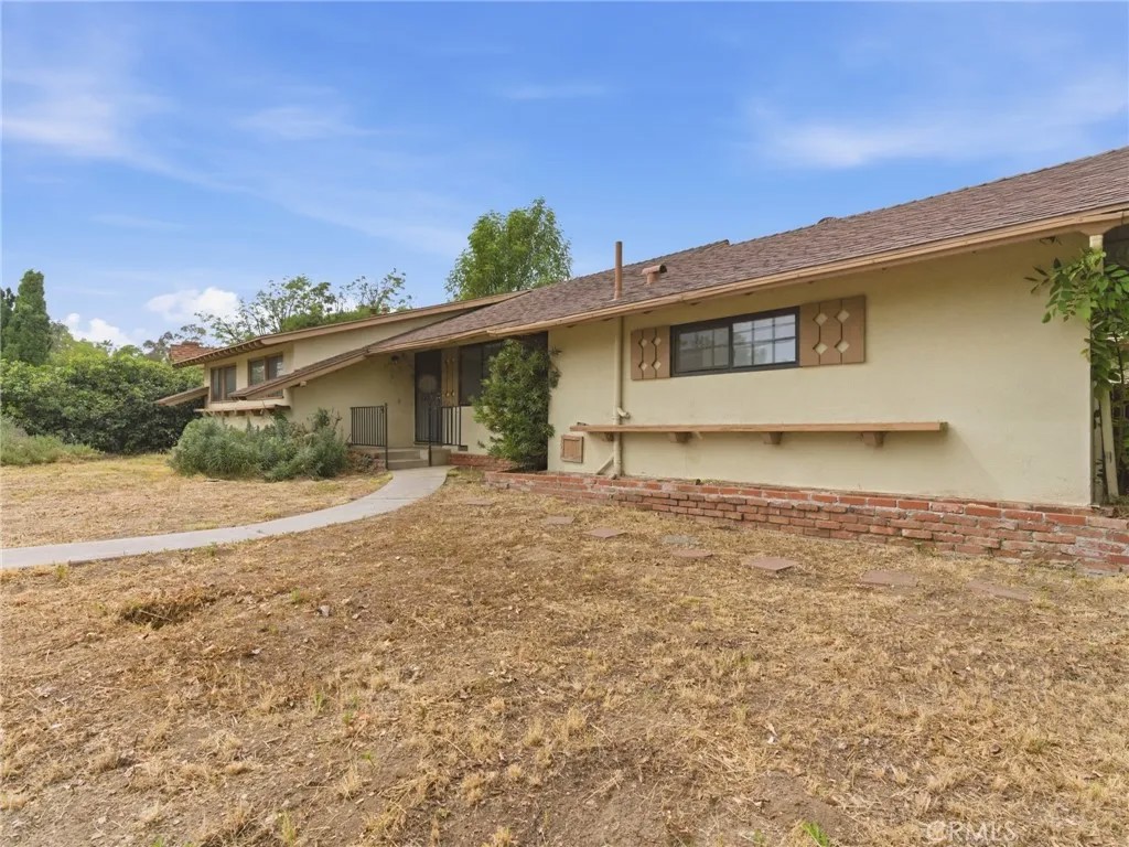 10127 Foothill Boulevard