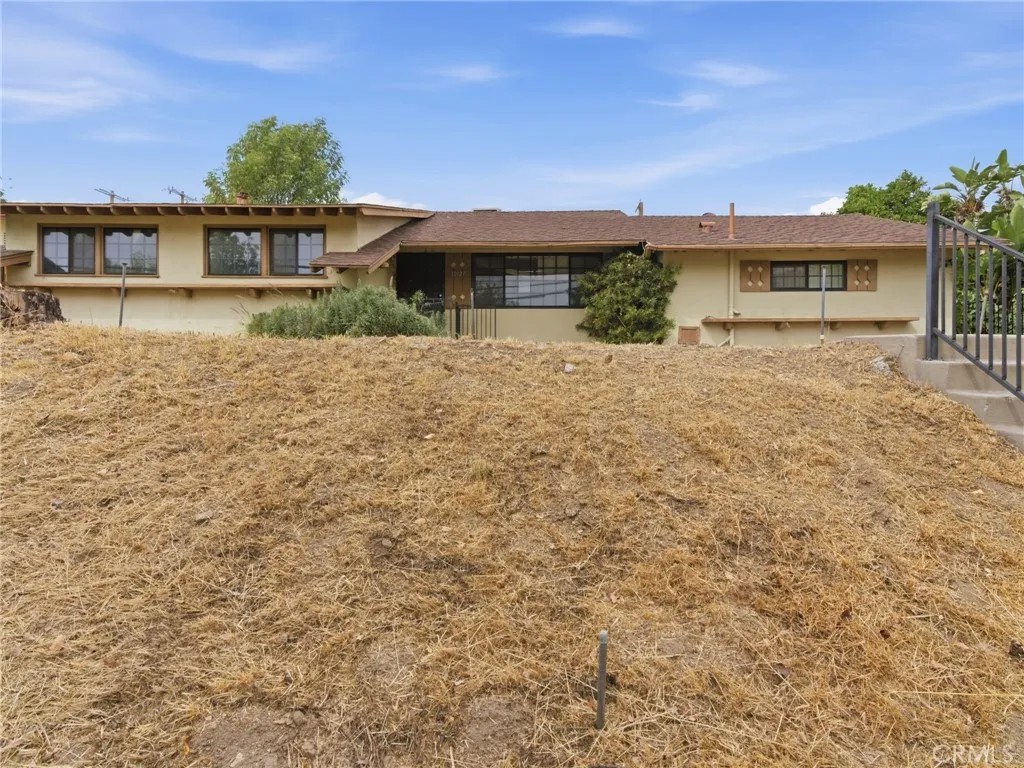 10127 Foothill Boulevard