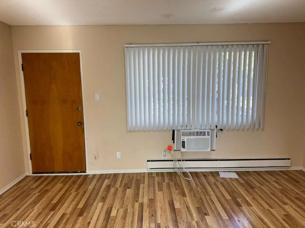 Photo of 6438 Mammoth Avenue, Van Nuys, CA 91401 (MLS # BB25279438)