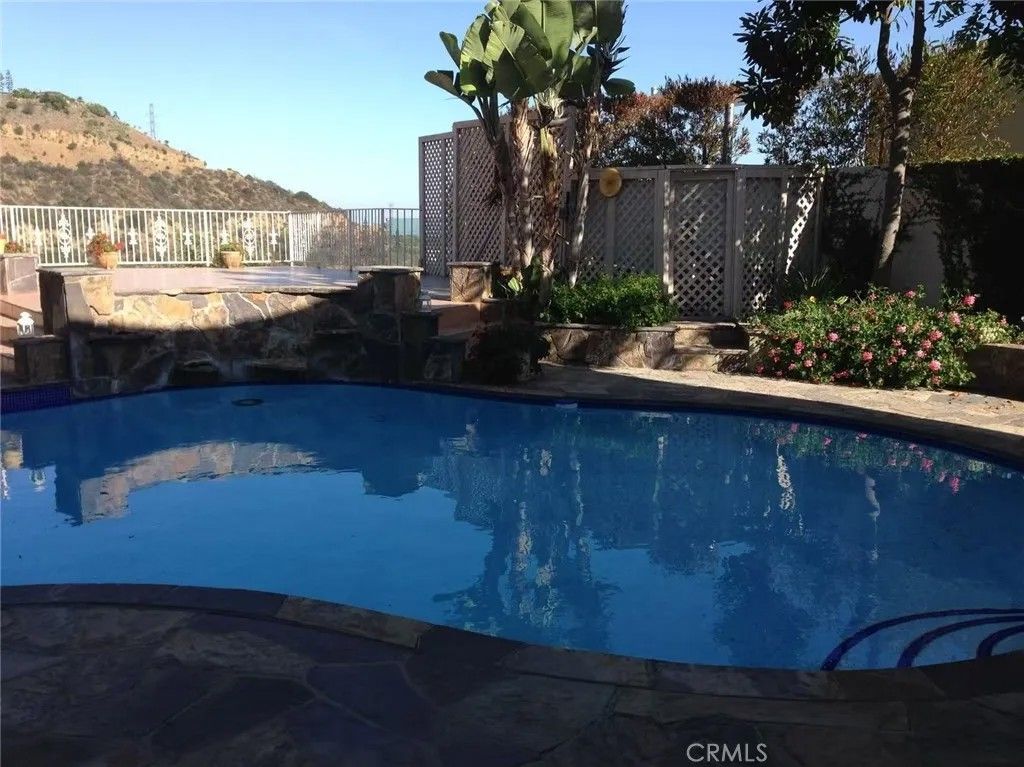 Photo of 2412 Jupiter, Los Angeles, CA 90046 (MLS # WS25273040)