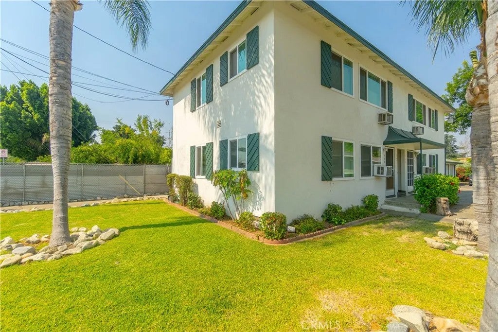 745 N Currier
