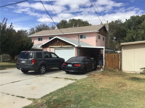 Photo of 281 Lubken Ave, CA 93545 (MLS # CV25242944)