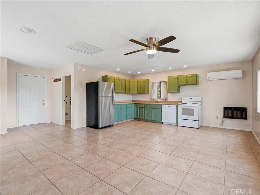 42025 Road 415