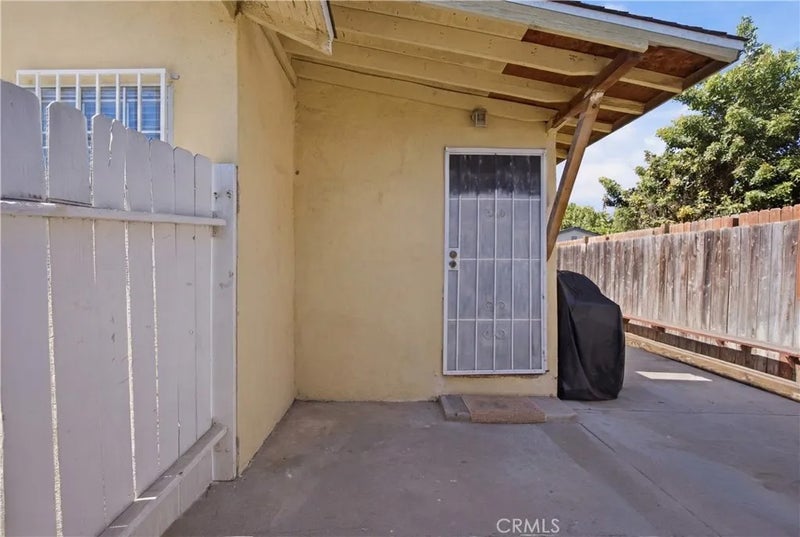 512 S Willowbrook