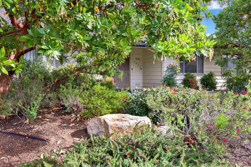 Photo of 1479 Hacienda Dr, El Cajon, CA 92020 (MLS # 250045973)