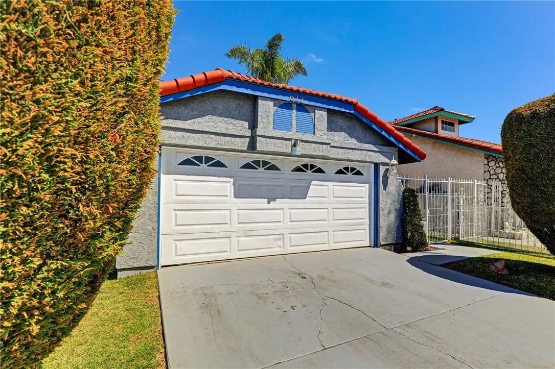 623 W Indigo Street