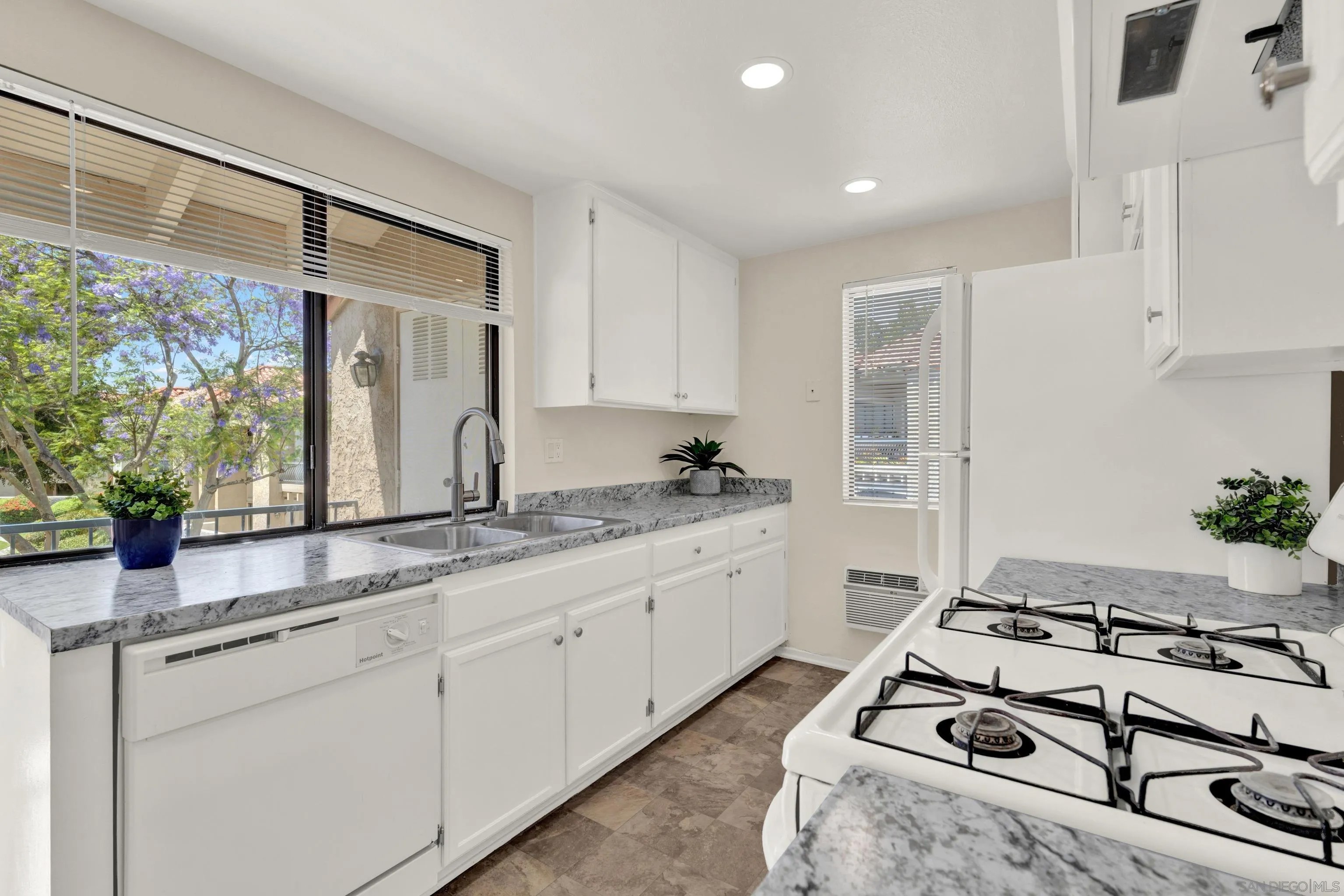 11162 Kelowna Rd 42