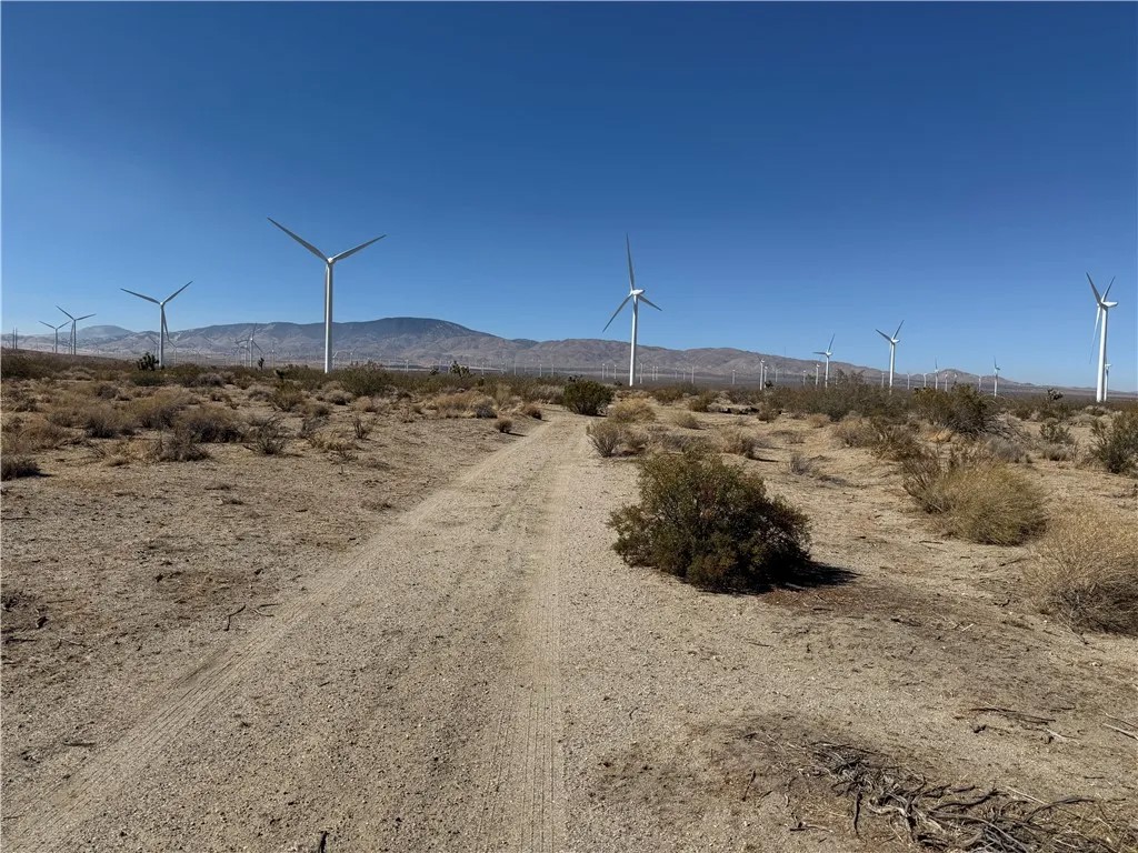 0 W 168th St / Rosamond Blvd CA