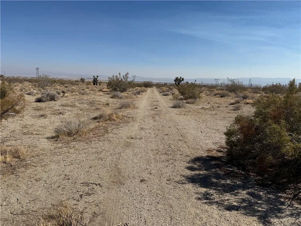 0 W 168th St / Rosamond Blvd CA