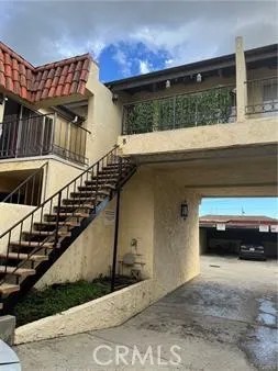 1130 W Huntington Drive 8