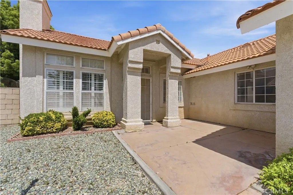 Photo of 3723 W Avenue J4, Lancaster, CA 93536 (MLS # SR26084033)