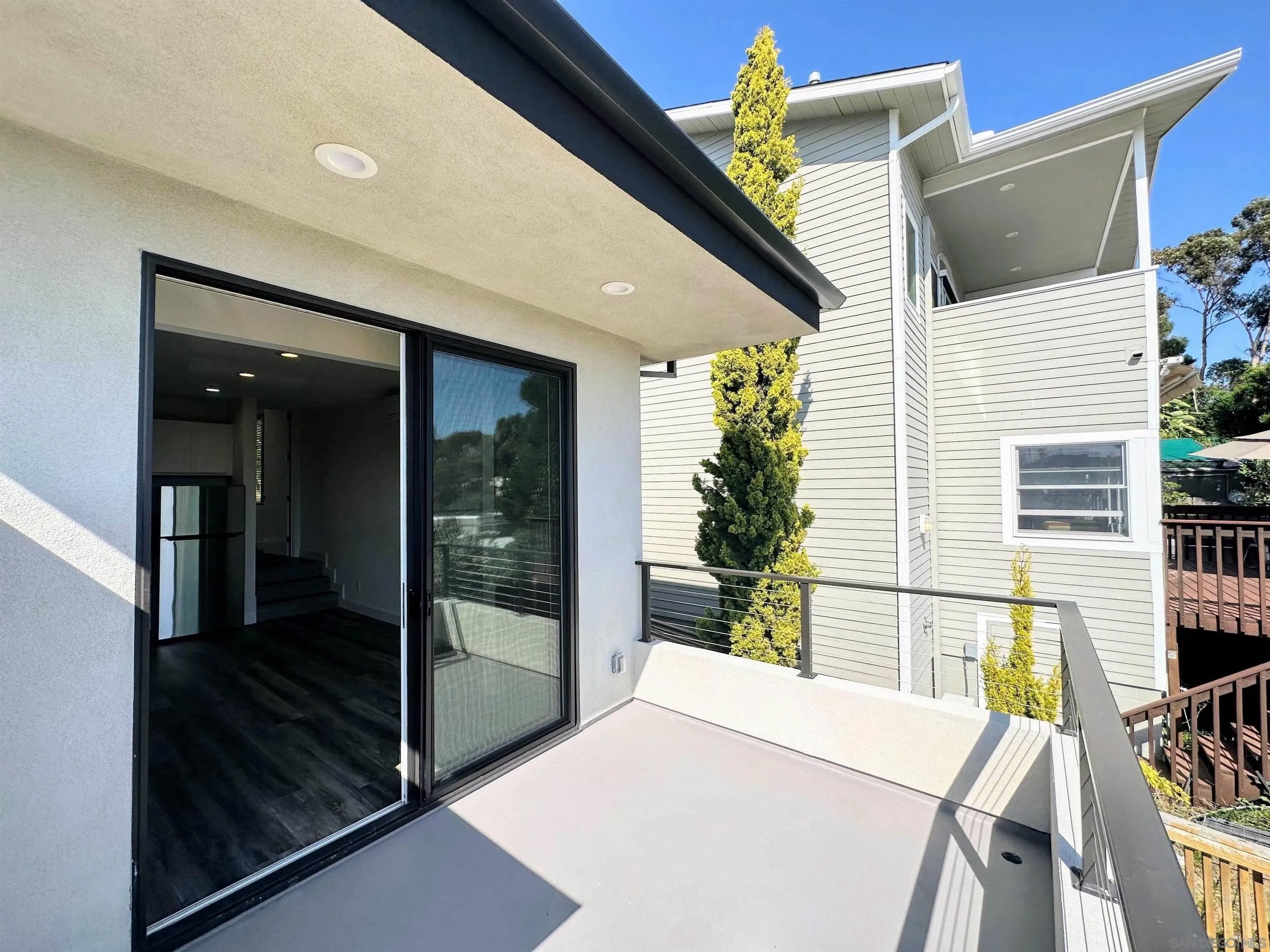 426 Sloane Ave 2