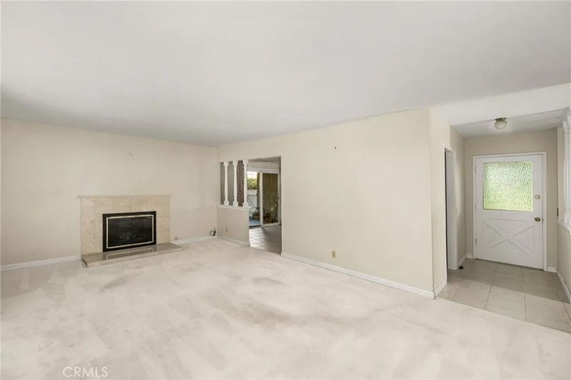 3742 E Euclid