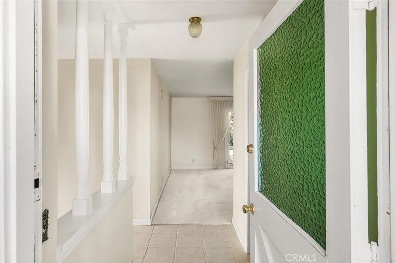 3742 E Euclid