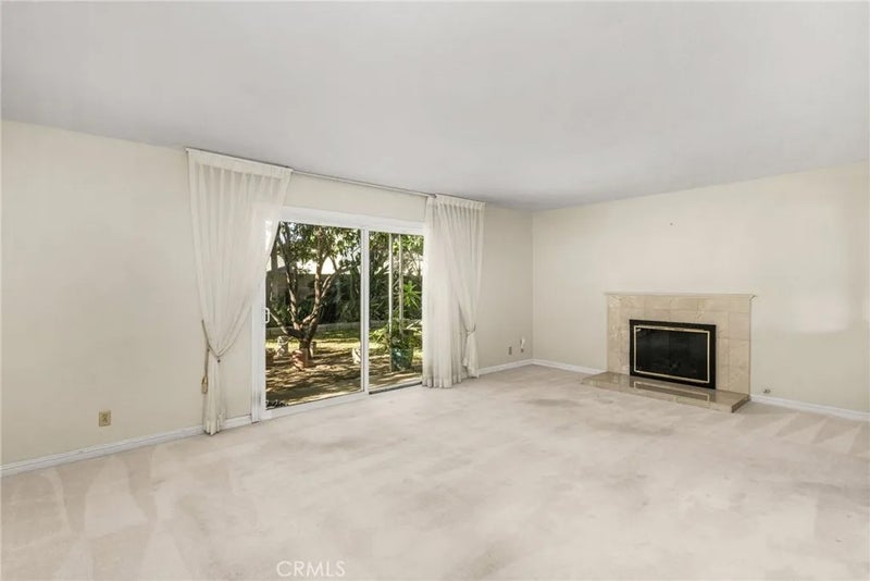 3742 E Euclid