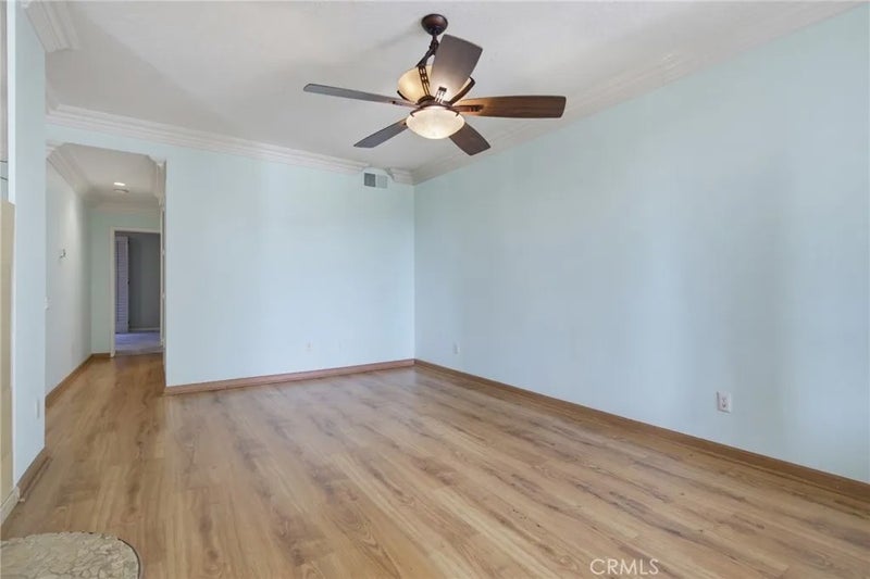 4623 E 4th 6