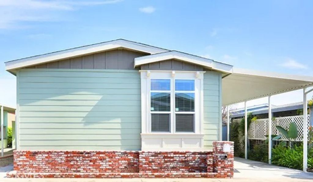 Photo of 46 Estrella, Tustin, CA 92780 (MLS # OC26095154)