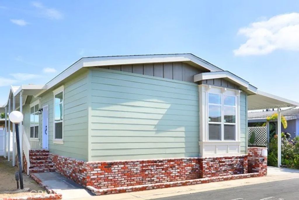 Photo of 46 Estrella, Tustin, CA 92780 (MLS # OC26095154)