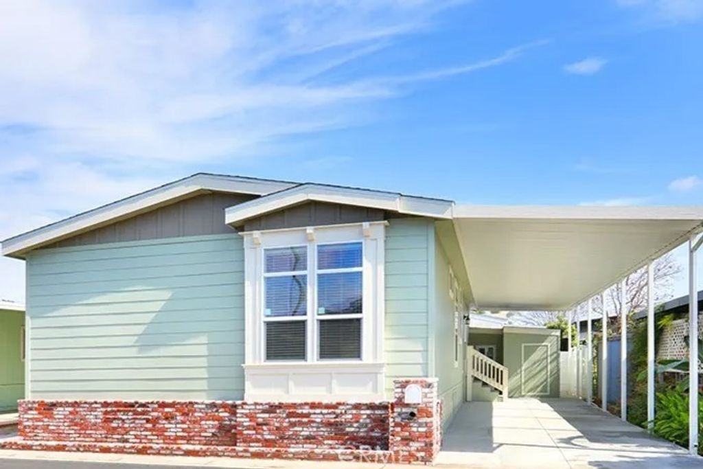 Photo of 46 Estrella, Tustin, CA 92780 (MLS # OC26095154)