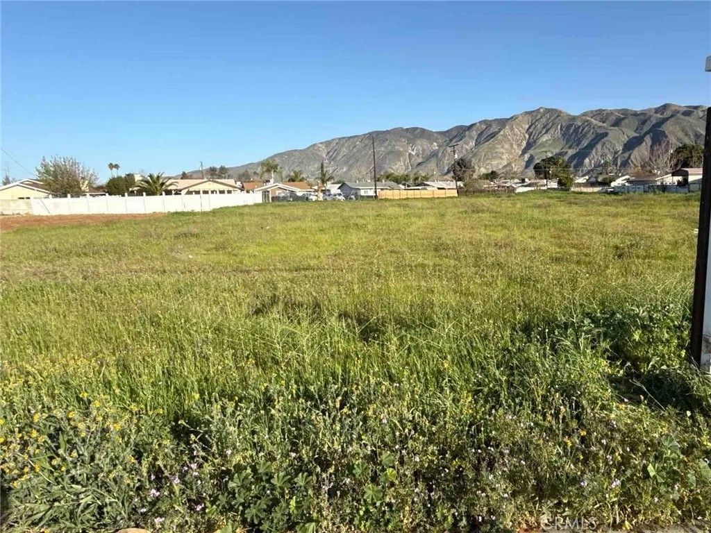 Photo of 565 E Main St, San Jacinto, CA 92583 (MLS # DW26018798)