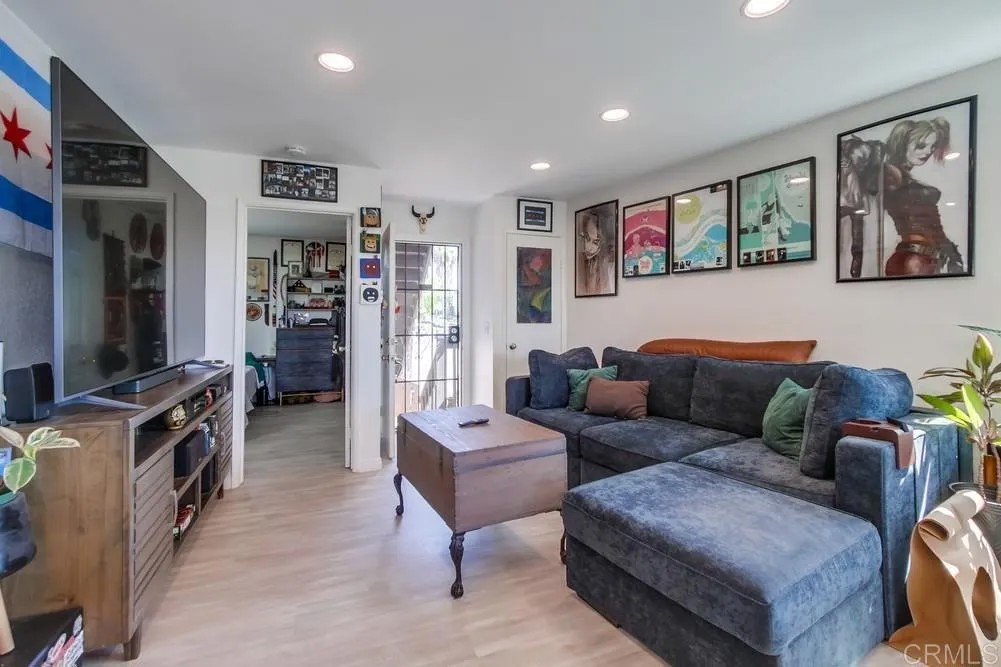 4348 College Ave 1