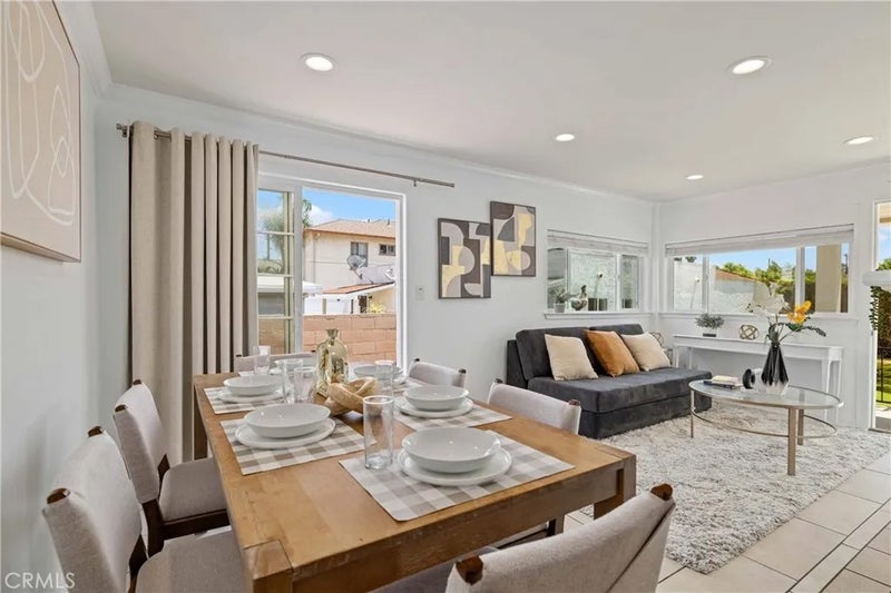744 W 20th