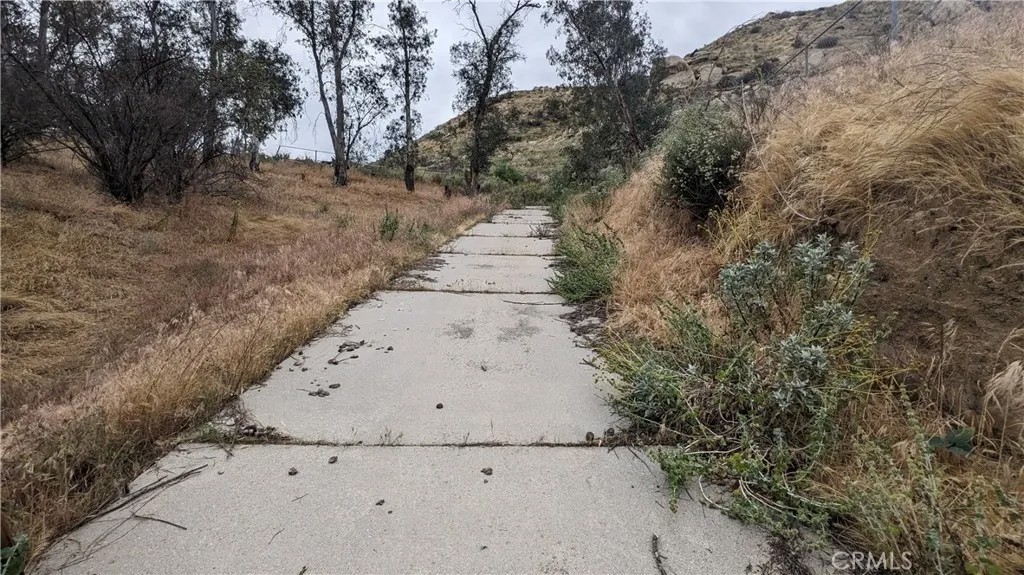 9335 Reche Canyon