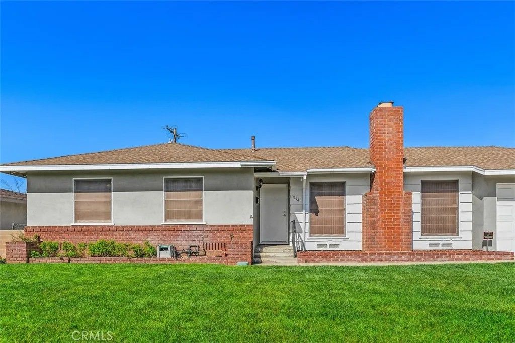 Photo of 954 N Magnolia Ave, Rialto, CA 92376 (MLS # IG26076290)