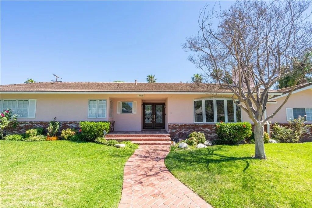 Photo of 10036 Andasol Avenue, Northridge, CA 91325 (MLS # SR26070513)