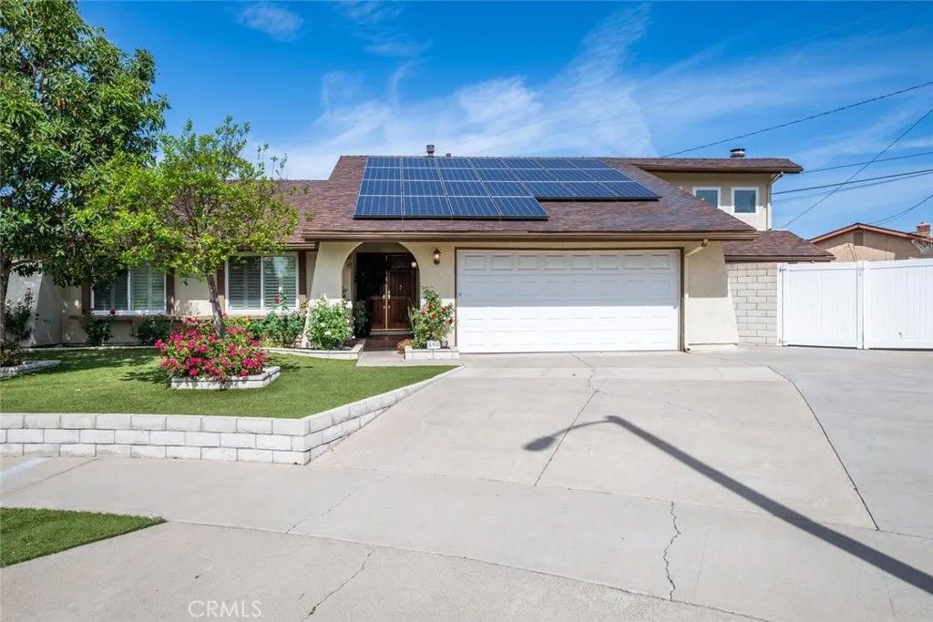 Photo of 590 N Espanita St, Orange, CA 92869 (MLS # OC26074087)