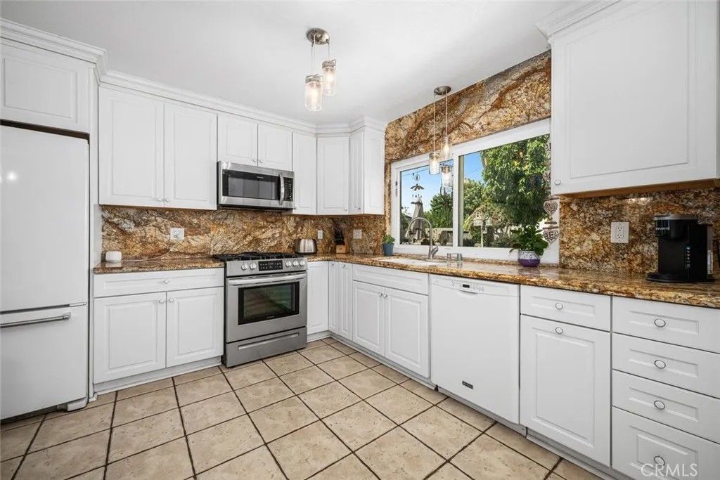 Photo of 590 N Espanita St, Orange, CA 92869 (MLS # OC26074087)