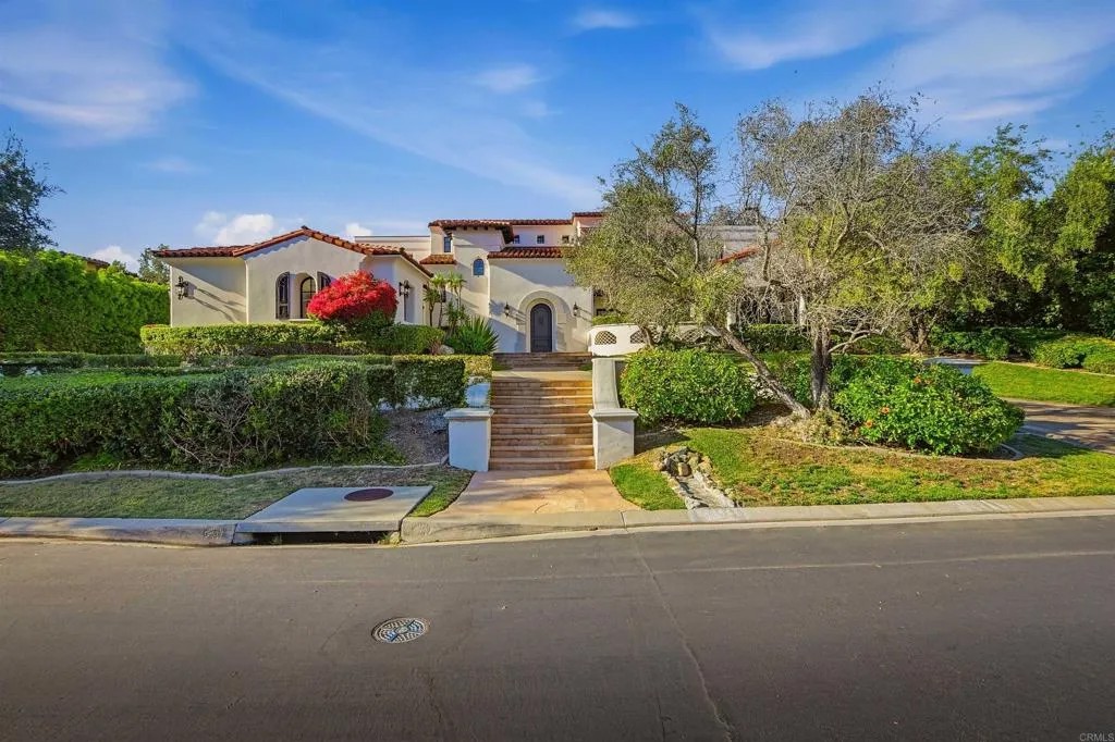 18325 Calle La Serra